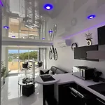 B&W Port Nature Luxe - Coursive - Vue Port - Chambre Separee - Village Naturiste Apartment *
