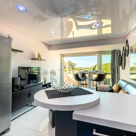 B&w Port Nature Luxe - Coursive - Vue Port - Separee - Village Naturiste 아파트